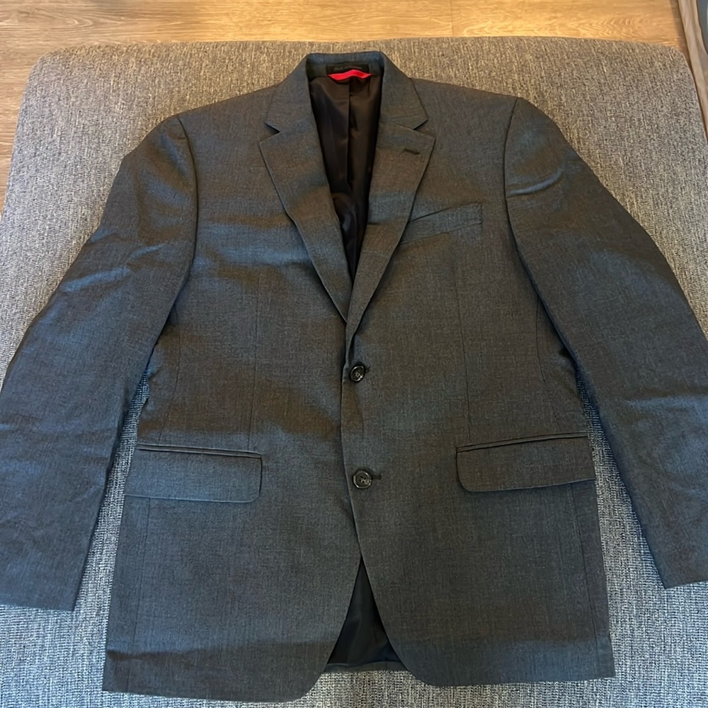 Men’s grey blazer